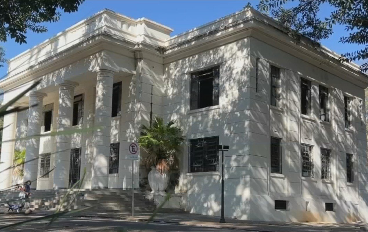 Prédio histórico da Praça Frei Baraúna em Sorocaba (SP) — Foto: TV TEM/Reprodução