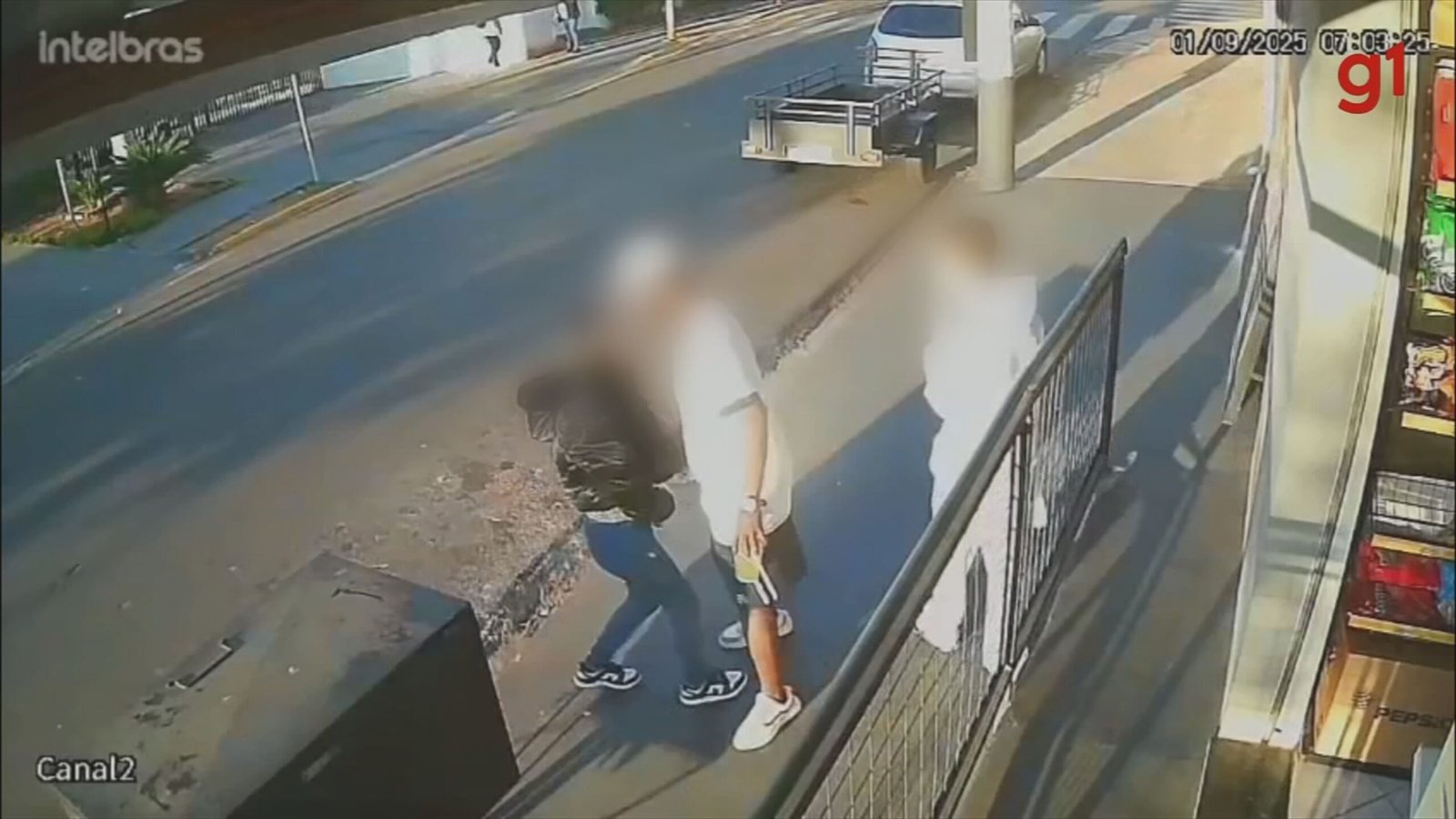 Homem é preso por suspeita de tentativa de estupro contra estudante de 12 anos em Bauru — Foto: Câmera de Segurança/ Reprodução