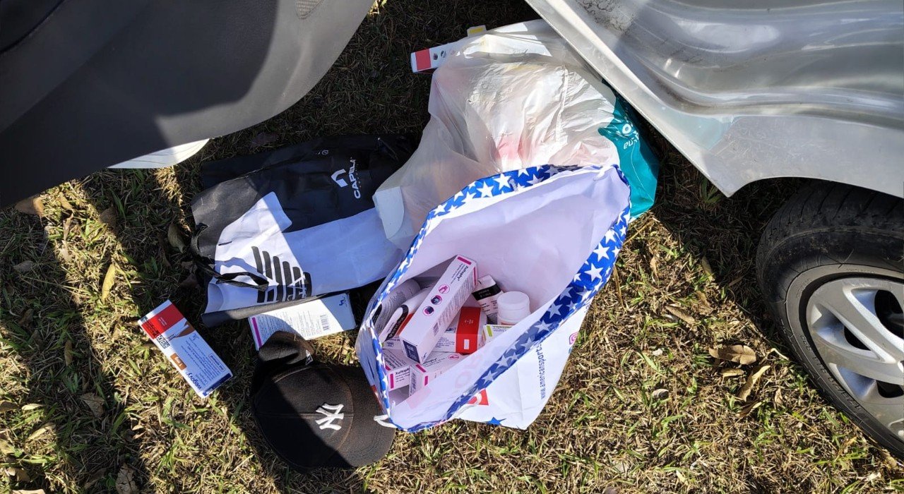 Trio suspeito de assaltar farmácia em Sorocaba (SP) fugiu após acidente — Foto: Mateus Machado/TV TEM